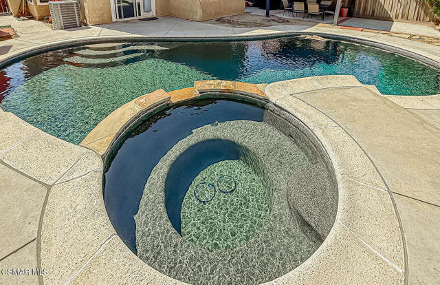 2514 Glenhurst Court, Simi Valley CA: https://media.crmls.org/mediaz/a525bcc6-30f9-4328-a6fb-7bffdb22b026.jpg