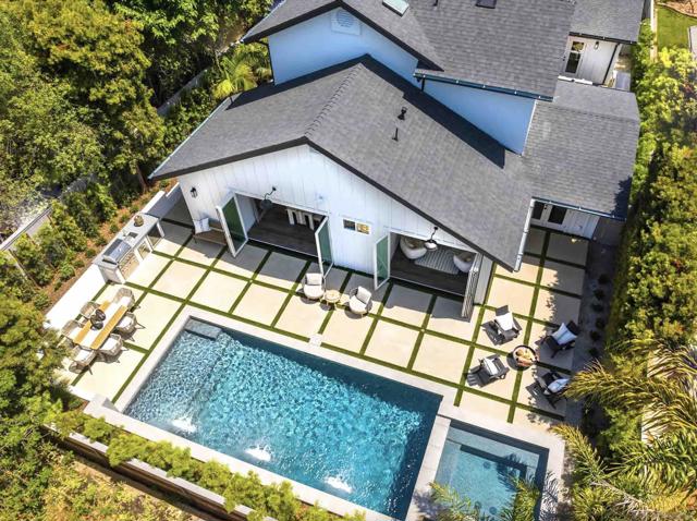1384 Cynthia Ln, Carlsbad CA: https://media.crmls.org/mediaz/a525bcce-864d-4ab6-8714-74780d718237.jpg