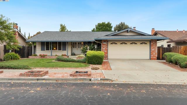 5145 Springdale Ave, Pleasanton CA: https://media.crmls.org/mediaz/a525cd57-8263-4ee2-9bb3-518d1e753ed9.jpg