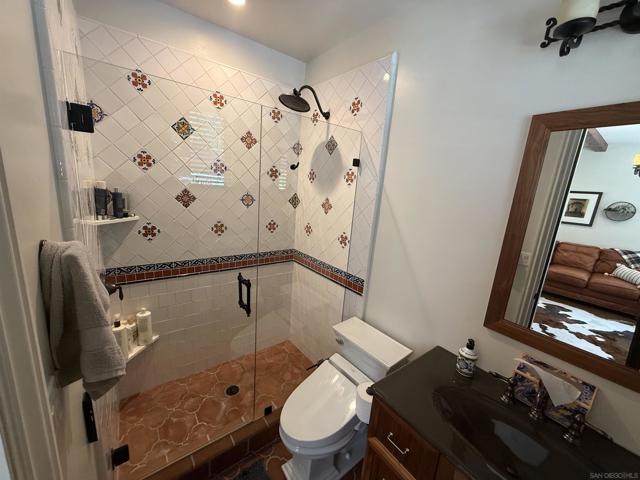 3424 CAMINO ALEGRE, Carlsbad CA: https://media.crmls.org/mediaz/a5260e90-00e7-4fa5-8bda-84af32c8c4f6.jpg