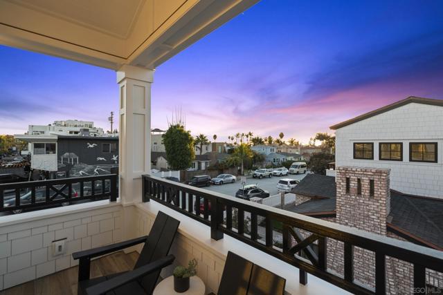 466 Westbourne, San Diego CA: https://media.crmls.org/mediaz/a5266939-257c-49dc-be6a-9b3d3696600e.jpg