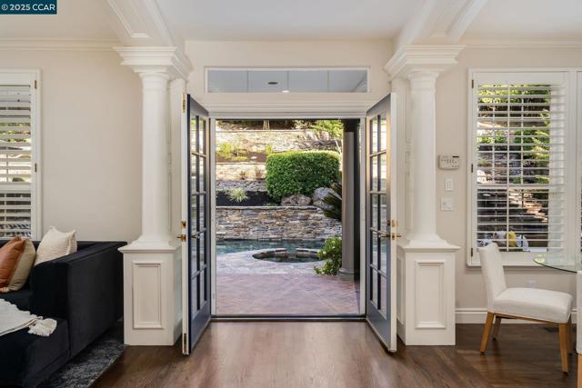 51 Brightwood Cir, Danville CA: https://media.crmls.org/mediaz/a5268557-0586-4d9b-b30e-cbd54d1cc937.jpg