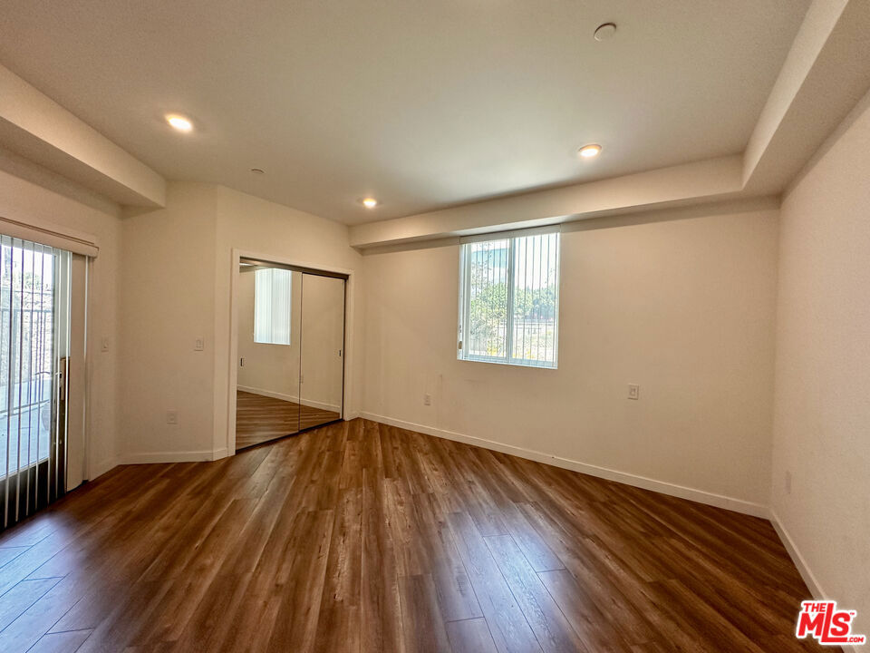 5531 La Mirada Avenue #101