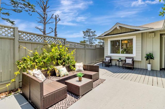 6827 Ridgewood Drive, Oakland CA: https://media.crmls.org/mediaz/a52835ba-17d8-4a08-8622-f7c91242e35f.jpg