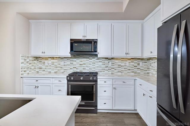 2921 Via Alta Pl, San Diego CA: https://media.crmls.org/mediaz/a528615e-95e3-4c06-92b3-7ac849ff72d7.jpg