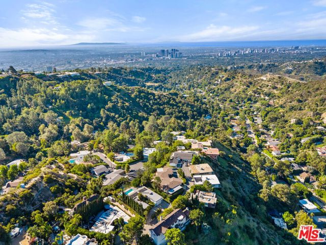 2252 Gloaming Way, Beverly Hills, California 90210, 4 Bedrooms Bedrooms, ,4 BathroomsBathrooms,Single Family Residence,For Sale,Gloaming,24398549
