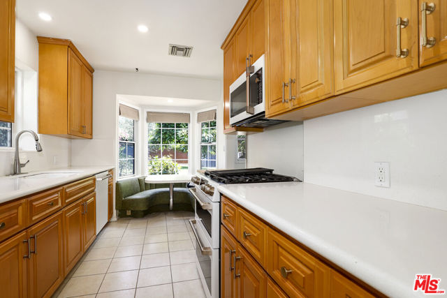 248 N Canyon Boulevard, Monrovia CA: https://media.crmls.org/mediaz/a5290fd6-fca6-4066-8d15-e1987743a143.jpg