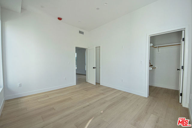 Image 37 of 74 For 6401 Odessa Avenue