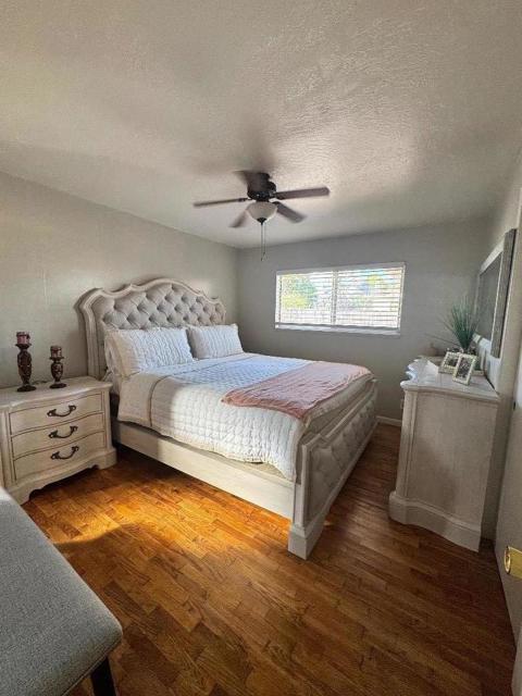 1121 Granada Avenue, Salinas CA: https://media.crmls.org/mediaz/a529b3d1-3f4e-4220-931b-d264ef6e43f9.jpg