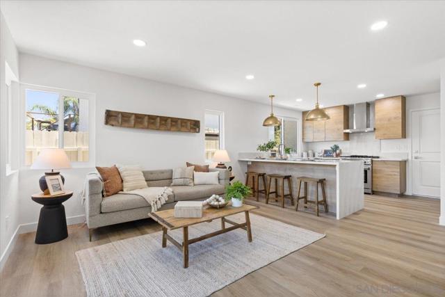 2845 Cottingham St, Oceanside CA: https://media.crmls.org/mediaz/a529b400-5d82-44d8-aabb-0903ab157256.jpg