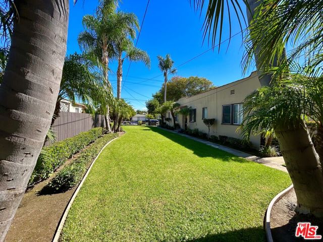 1041 Gulf Avenue, Wilmington CA: https://media.crmls.org/mediaz/a529ec76-0eec-4717-8074-563bfd431374.jpg