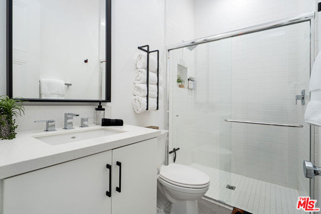 400 Fountain Drive, Palm Springs CA: https://media.crmls.org/mediaz/a52a2183-120c-4981-be92-585a9a55c269.jpg