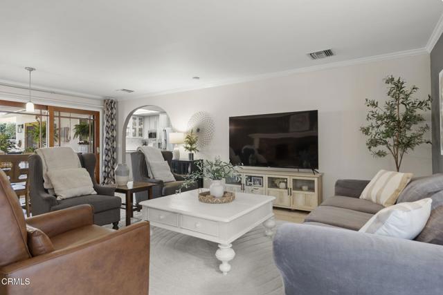 122 Taft Avenue, Ventura CA: https://media.crmls.org/mediaz/a52b23ee-c0d6-4f1e-8f4f-1b08b65403b0.jpg