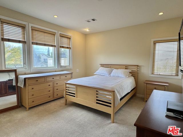 458 S Clark Drive, Beverly Hills CA: https://media.crmls.org/mediaz/a52be90d-6d8a-4944-9be6-f68067ad4721.jpg