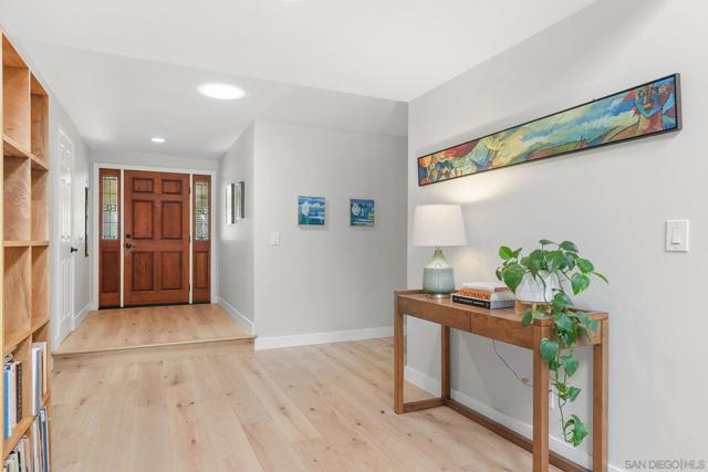 Image 4 of 33 For 3964 Calgary Ave