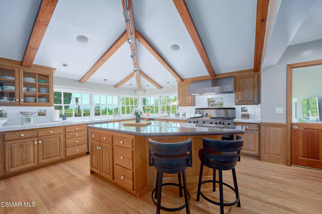 22101 Mulholland Drive, Woodland Hills CA: https://media.crmls.org/mediaz/a52d35ba-d065-44a1-8e9b-1681392bf460.jpg