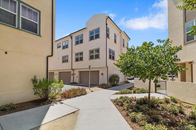 5241 Rockfish Lane, San Diego CA: https://media.crmls.org/mediaz/a52dd191-abb4-49f5-af50-2d10cd0fdb5f.jpg