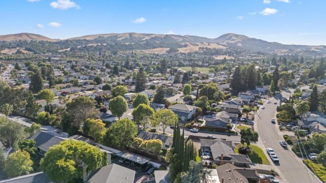 7453 Interlachen Avenue, San Ramon CA: https://media.crmls.org/mediaz/a52e856f-2d6c-4614-999a-6aeafe8dc178.jpg