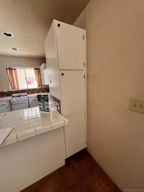 1225 E Buena Vista Drive, Palm Springs CA: https://media.crmls.org/mediaz/a52f139b-3514-444a-9daa-2841f337390b.jpg