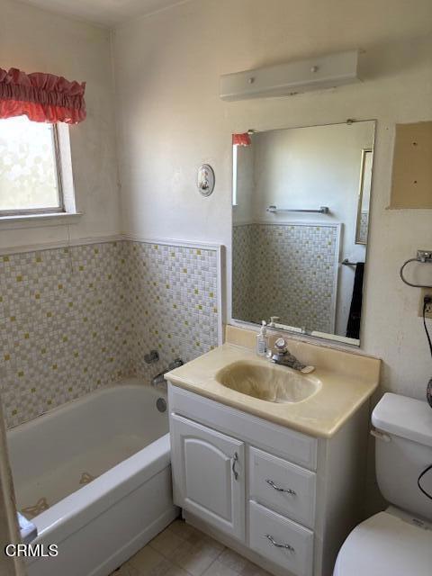 23832 La Rosa Drive, Lake Forest CA: https://media.crmls.org/mediaz/a5303693-be15-42c9-b816-273f40890fc9.jpg