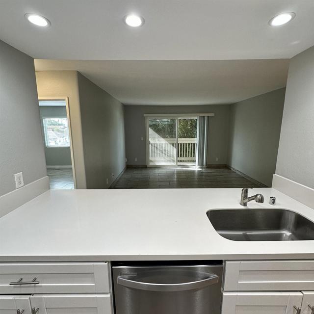 Detail Gallery Image 7 of 21 For 178 Fourth Ave #12,  Chula Vista,  CA 91910 - 2 Beds | 2 Baths