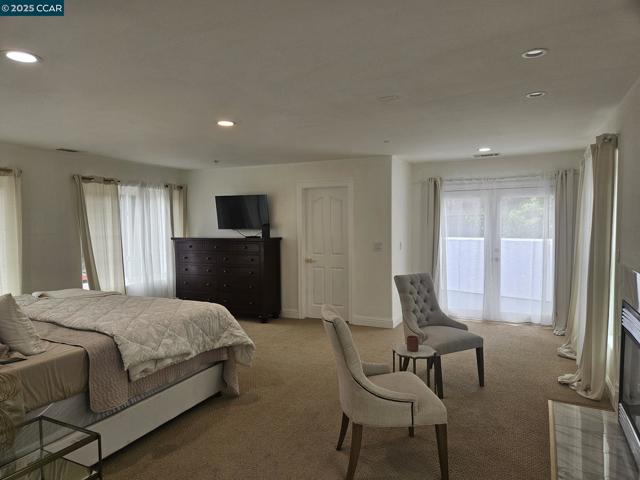 2785 Butters Dr, Oakland CA: https://media.crmls.org/mediaz/a5308ce2-57e3-46ab-8aa6-cf759f103fb8.jpg
