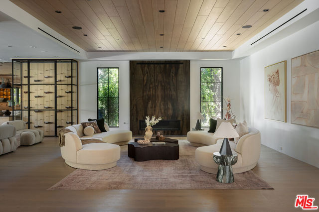 23615 Long Valley Road, Hidden Hills CA: https://media.crmls.org/mediaz/a5309a1b-d069-43d0-8834-2f9972320a04.jpg