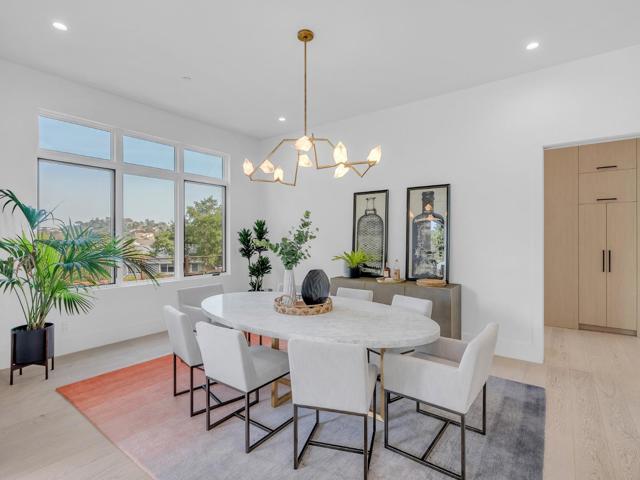 60 Glengarry Way, Hillsborough CA: https://media.crmls.org/mediaz/a530b6e8-ea7a-4dcc-b55f-9f9bcd4c03a5.jpg
