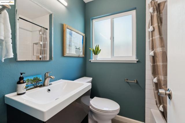 1337 Henry Street, Berkeley CA: https://media.crmls.org/mediaz/a530bc9c-b618-4cc4-b3cf-0714eb0c26be.jpg