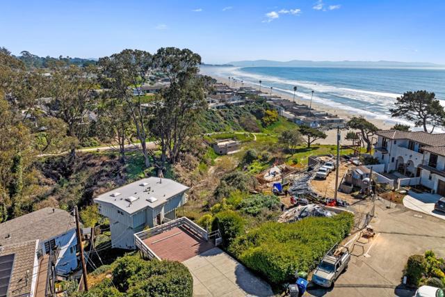 664 Bayview Drive, Aptos CA: https://media.crmls.org/mediaz/a5316b23-4408-4732-bda7-7a908e21e057.jpg