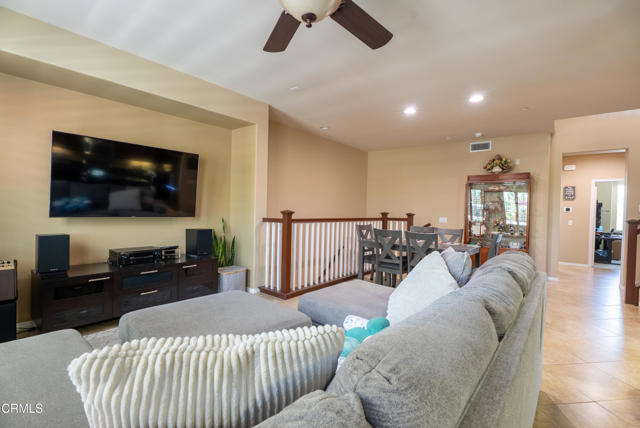 Detail Gallery Image 8 of 18 For 3123 N Oxnard Bld, Oxnard,  CA 93036 - 4 Beds | 3 Baths