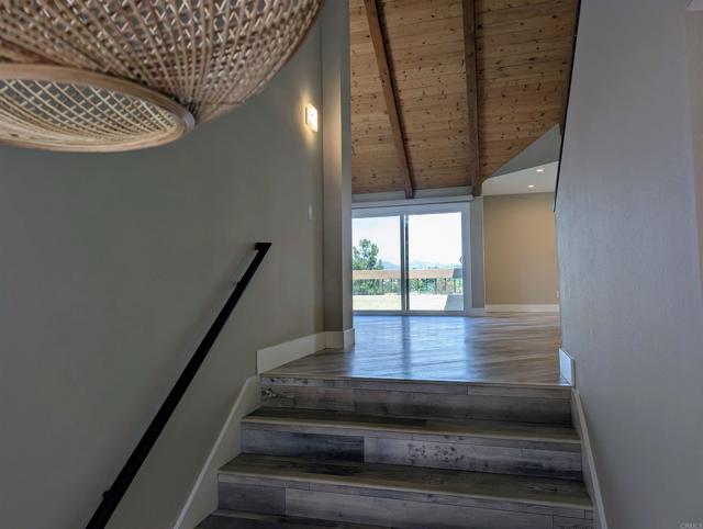 Detail Gallery Image 4 of 45 For 17453 Carnton Way, San Diego,  CA 92128 - 3 Beds | 3 Baths