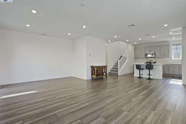 2208 Daimler St, Lathrop CA: https://media.crmls.org/mediaz/a532fd71-5df3-433f-8ba8-ddaf76174e4e.jpg