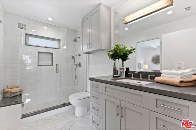 2671 Federal Avenue, Los Angeles CA: https://media.crmls.org/mediaz/a5330cf9-6b14-4607-824c-b4ee9d36f491.jpg