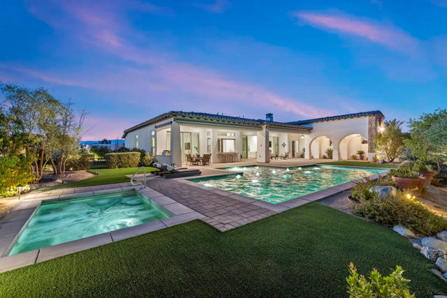 81350 Merv Griffin Way, La Quinta CA: https://media.crmls.org/mediaz/a533606c-929f-467d-83b8-76a2e6de8f56.jpg
