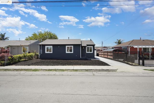 278 Cairo Rd, Oakland CA: https://media.crmls.org/mediaz/a533785c-51f3-4532-a9dc-2058c770ade5.jpg