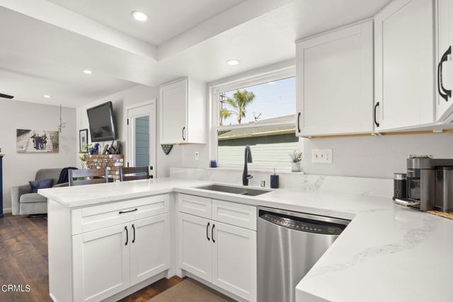19-web-or-mls-UpmarketMedia_9941Bass-96