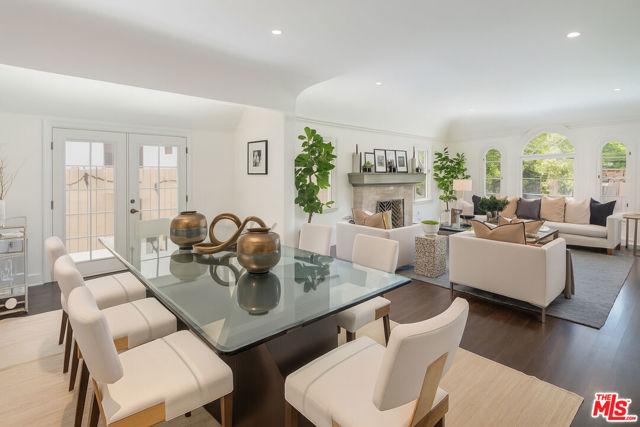 729 N Stanley Avenue, Los Angeles CA: https://media.crmls.org/mediaz/a5346012-d8f3-4c7f-93a4-28fc8f437737.jpg