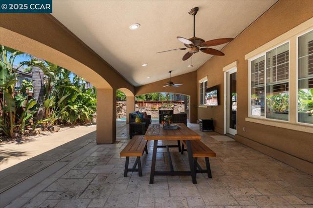 1669 Albani Place, Brentwood CA: https://media.crmls.org/mediaz/a53523a5-c8c8-432c-be0d-c47a19c0a47d.jpg