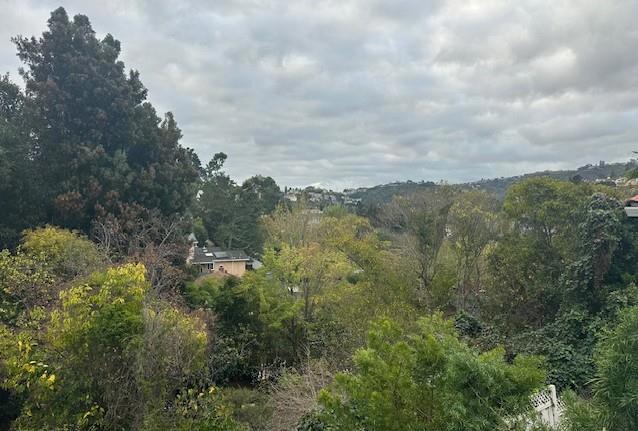 525 Wellington Drive, San Carlos CA: https://media.crmls.org/mediaz/a53523eb-ac7a-459c-a9cd-b767259a7d50.jpg