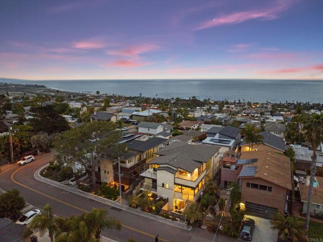 Detail Gallery Image 1 of 36 For 2172 Glasgow Ave, Cardiff By The Sea,  CA 92007 - 3 Beds | 3/1 Baths
