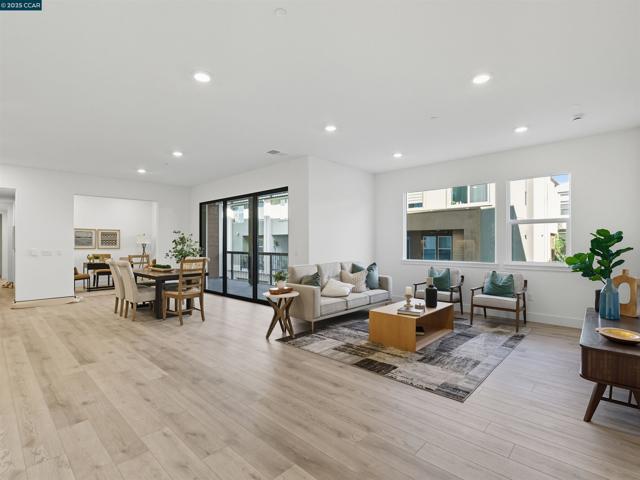 44862 S Grimmer Blvd, Fremont CA: https://media.crmls.org/mediaz/a5360de6-0f6d-49bb-a217-71e73559d955.jpg