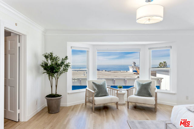 2407 Bayview Drive, Manhattan Beach CA: https://media.crmls.org/mediaz/a536eb90-aa07-429d-883e-63f7be500d28.jpg