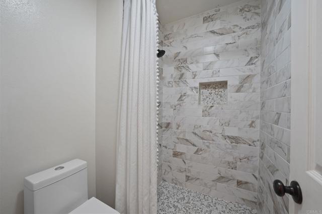 575 Otay Lakes Rd, Chula Vista CA: https://media.crmls.org/mediaz/a537098e-751a-4958-8be4-67374c063759.jpg