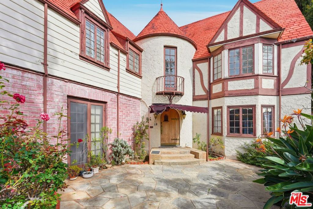 1140 Benedict Canyon Drive