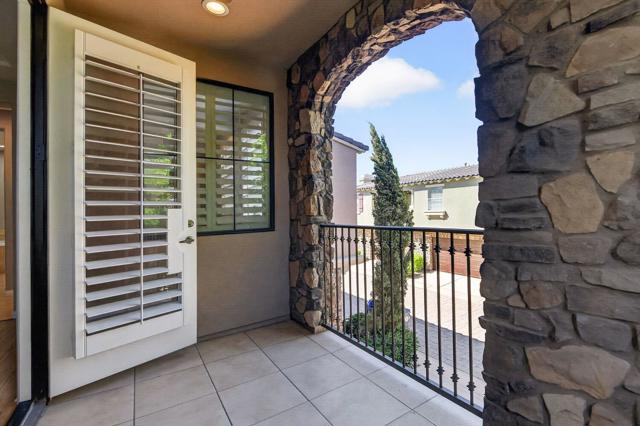 2073 Via Alba, Palm Desert, CA 92260