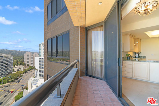 10430 Wilshire Boulevard, Los Angeles CA: https://media.crmls.org/mediaz/a537fb5d-46b7-4a39-a8ef-57439e0a9c6b.jpg