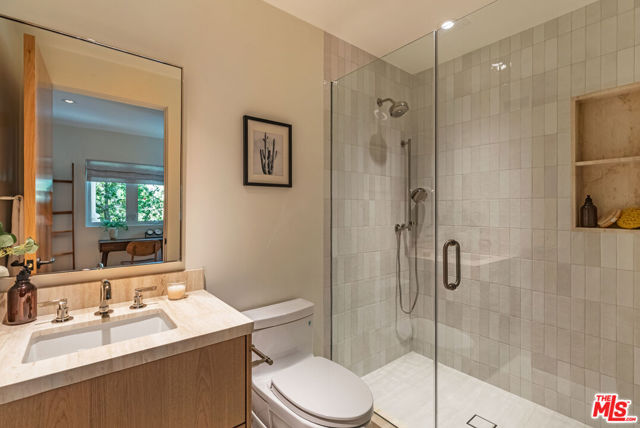365 Norcroft Avenue, Los Angeles CA: https://media.crmls.org/mediaz/a537fc2f-d614-419f-906a-24c366a9e42a.jpg