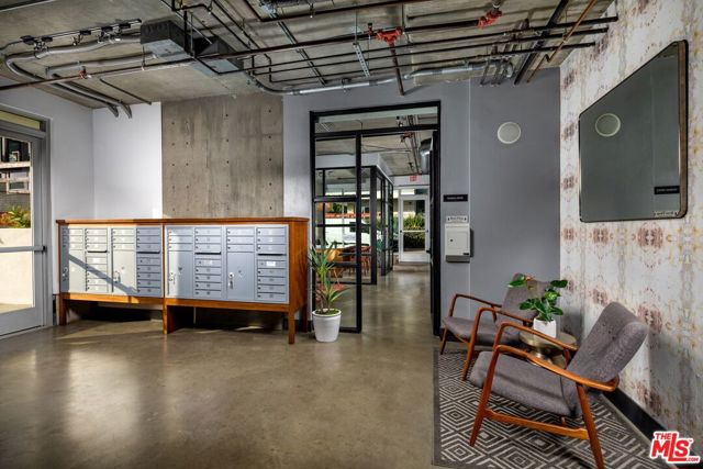 710 N El Centro Avenue, Los Angeles CA: https://media.crmls.org/mediaz/a5382d7d-9657-4096-9fcb-bea40c281c82.jpg