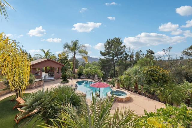 15035 Orchard View Dr, Poway CA: https://media.crmls.org/mediaz/a5397c69-c87a-4b77-b4f9-5da1f85007dc.jpg